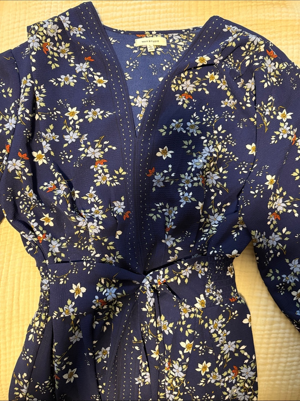 Max Studio Women's Navy Floral V-Neck Tie-Waist Midi Dress Large - Picture 4 of 5